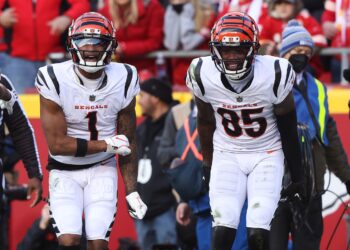 Double Stacking Expensive Offenses for Playoff Leverage in Best Ball